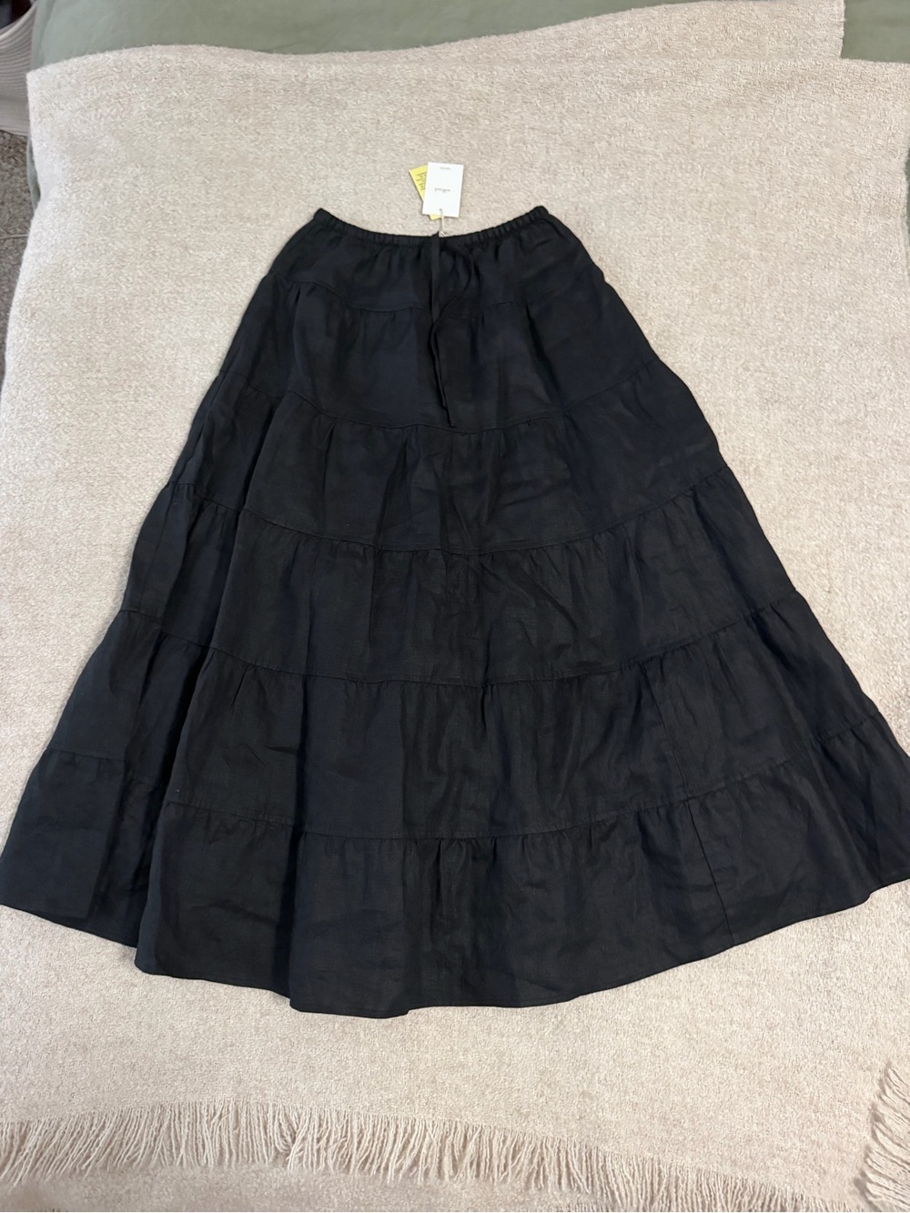 Aritzia Bouquet Skirt in Black